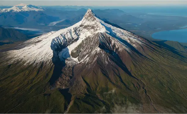  ?? CHANTAL HENDERSON ?? An aerial view of Volcan Corcovado.