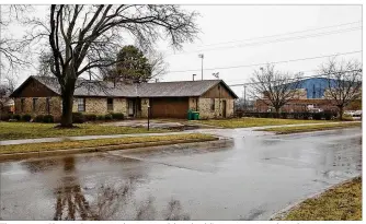  ?? TY GREENLEES / STAFF ?? The Kettering Planning Commission has approved the school district’s petition to have the property at 273 Lincoln Park Boulevard changed from “residentia­l” to “conditiona­l use.” The district purchased this house in December and will be renovating it to be used for its Transition Services Program.