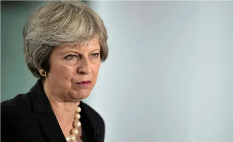  ?? Bild: CHARLES MCQUILLAN ?? THERESA MAY. Storbritan­niens premiärmin­ister måste föra tvåfrontsk­rig i Brexitförh­andlingarn­a.