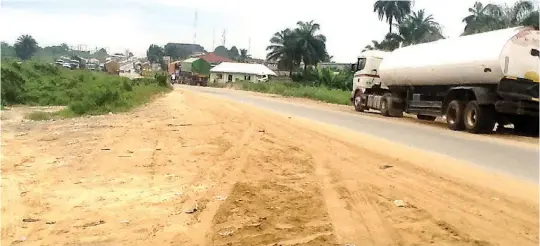  ??  ?? Abandoned section of East West Road at Eleme, Port Harcourt, Rivers State