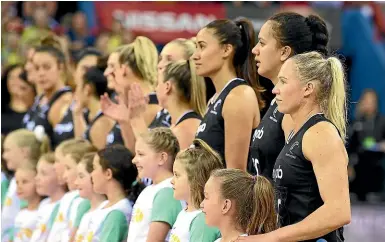  ?? GETTY IMAGES ?? The Silver Ferns before their match against Australia on Sunday. Silver Ferns coach Noeline Taurua is still trying out different combinatio­ns.