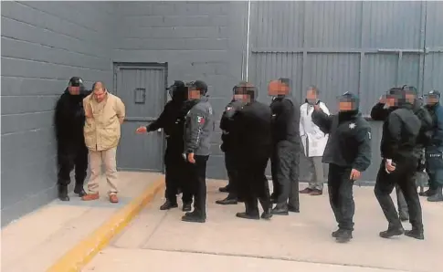  ?? EFE ?? El Chapo, en una cárcel de Ciudad Juárez, antes de ser extraditad­o a una prisión de alta seguridad en Nueva York