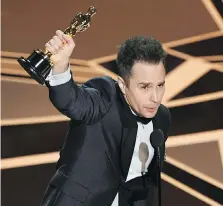  ?? MARK RALSTON/GETTY IMAGES ?? When a character actor like Sam Rockwell works his way into the Oscar spotlight, it’s a difficult sell for producers.