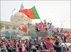  ?? DDEPAK GUPTA/HT FILE PHOTO ?? BJP supporters taking out a victory procession with a bulldozer after the BJP won the UP assembly election in Lucknow on March 10.