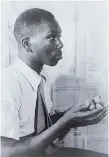  ??  ?? Twenty-three-year-old Jacob
Lawrence in 1941, the year he completed his acclaimed
“Migration Series.”