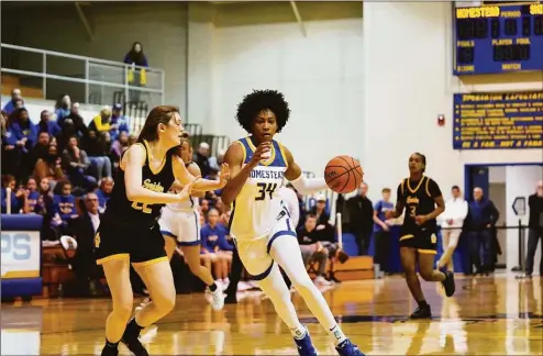 ?? Rod Parker / Contribute­d photo ?? UConn’s Ayanna Patterson averaged 25.4 points and 12 rebounds as a senior for Homestead High, the No. 1-ranked high school team in Indiana.