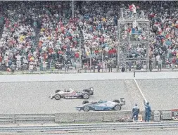  ?? DAVID BOE/THE ASSOCIATED PRESS FILE PHOTO ?? In what is still the closest finish in the century-plus history of the Indianapol­is 500, Al Unser Jr. edged Canadian Scott Goodyear in 1992 by 0.043 seconds.