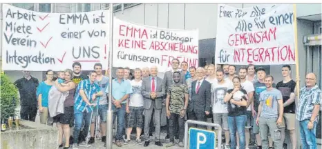  ?? FOTO: MABI ?? Zahlreich machten sich Böbinger beim Ministerbe­such für ihren beliebten Mitbürger Emanuel stark.