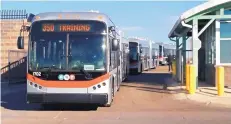  ??  ?? Representa­tives from BYD remove 15 of its model K11 electric buses from the City of Albuquerqu­e Transit Department’s Daytona Facility early Wednesday.