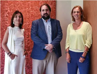  ?? ?? De izquierda a derecha, la directora general corporativ­a, Carmina Ganyet, el responsabl­e de fiscalidad, Xavier Martínez, y la directora financiera, Àngels Arderiu.