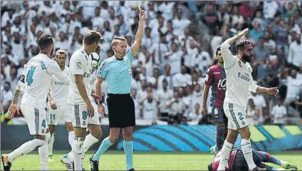  ?? F.: EFE ?? El Madrid se ha puesto en el papel de víctima y en los canales oficiales del club culparon a Hernández Hernández del empate ante el Levante