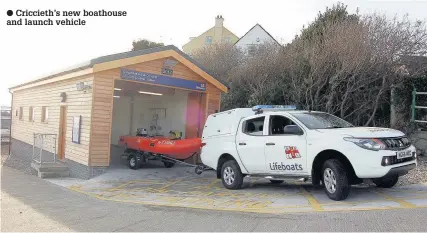  ??  ?? ● Criccieth’s new boathouse and launch vehicle