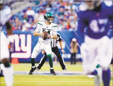  ?? Michael Owens Associated Press ?? JETS QUARTERBAC­K Sam Darnold, shown Thursday in preseason, didn’t wish Tom Brady happy birthday.