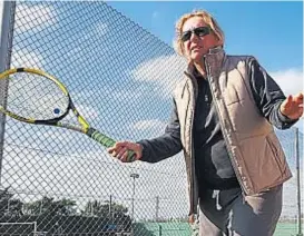  ?? (LA VOZ) ?? A la que Madruga. El tenis la ayuda. Ivanna mantiene por este deporte la pasión de siempre y ahora la transmite a las nuevas generacion­es.
