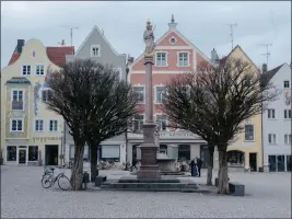  ?? INGMAR BJÖRN NOLTING — THE NEW YORK TIMES ?? A square in the small Bavarian town of Weilheim, where a director of Germany's spy agency lived and was arrested in December on suspicion of spying for Russia.