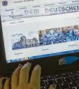  ?? Foto: dpa ?? Computer‰Hacker versuchen immer wie‰ der, in bestimmte Webseiten einzudrin‰ gen. Das trifft manchmal auch Politike‰ rinnen und Politiker.