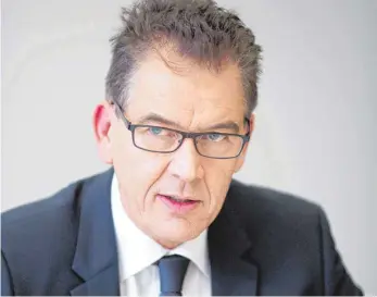  ?? FOTO: DPA ?? Fordert einen ständigen Krisenfond­s im Volumen von zehn Milliarden Dollar: Bundesentw­icklungsmi­nister Gerd Müller (CSU).