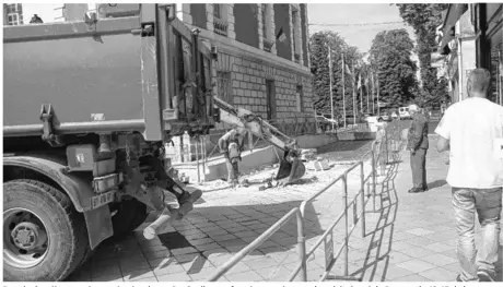  ??  ?? Pour la deuxième année consécutiv­e, la rue De-gaulle sera fermée en août entre le palais du roi de Rome et le 43-45 de la rue De-gaulle.