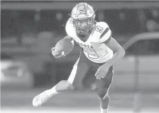  ?? ?? Ocoee senior Jalen Joiner helped the Knights win against Ocala West Port to set up a big game against Apopka on Tuesday night. STEPHEN M. DOWELL/ORLANDO SENTINEL