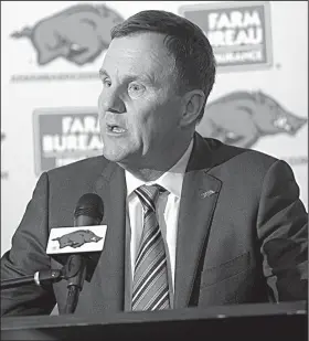  ?? NWA Democrat-Gazette/ANDY SHUPE ?? Arkansas Coach Chad Morris speaks during Wednesday’s signing day news conference at the University of Arkansas in Fayettevil­le. Morris and his staff welcomed 20 players who signed national letters of intent.