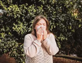  ?? Raquel Arocena Torres/Getty Images ?? This spring is expected to have a longer and more intense pollen season, which is bad news for people with spring allergy symptoms.