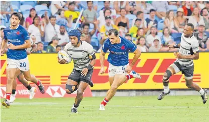  ?? Picture: TRYSPORTSI­MAGE ?? Manueli Maisamoa attacks for the Fiji 7s team during their bronze medal play-off against France at the Sydney 7s tournament in Australia last Sunday.