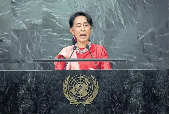 ?? AFP ?? Otros tiempos. Aung San Suu Kyi, en una foto de septiembre del año pasado en la Asamblea General de las Naciones Unidas. Este año no irá.