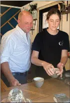  ?? PHOTO: SUPPLIED ?? Liberal Democrats candidate for Parkes, Peter Rothwell with Dubbo business owner, Danielle Malcolm.