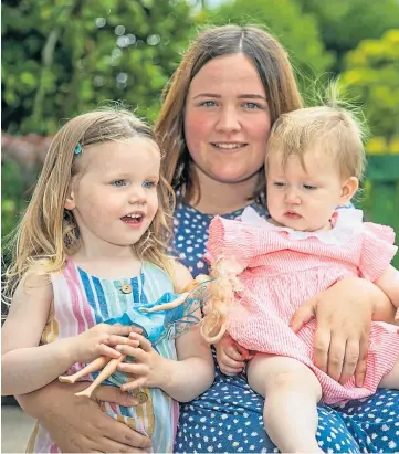  ?? Main pictures by Kim Cessford. ?? SAP SCARE: Above, from left, Ruby, mum Caitlin and Penny, 1, the burns and giant hogweed.