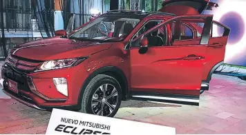  ??  ?? El moderno Eclipse Cross de Mitsubishi fue presentado en el marco de un coctel.