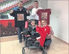  ??  ?? CON AINARA. El Real Murcia se suma a esta causa solidaria.