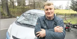  ??  ?? Schockiert: Ein Anhalter wollte Frank Meding (61) bei Waldenburg das Auto klauen.