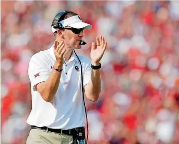  ?? [PHOTO BY NATE BILLINGS, THE OKLAHOMAN] ?? Oklahoma coach Lincoln Riley is the son of Texas alums. But Mike and Marilyn Riley will have no problem putting their allegiance on the side of the Sooners on Saturday.