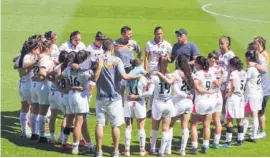  ?? FACEBOOK CORONADO ?? Coronado Femenino, tras la victoria el domingo sobre Saprissa que a la postre les dio el boleto a semifinale­s.