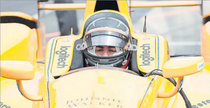  ?? FOTO: EFE ?? Fernando Alonso afronta uno de los retos más importante­s de su vida, ganar las 500 Millas de Indianápol­is en su primera participac­ión, una carrera histórica en la que ha logrado colocarse entre los favoritos en tan sólo dos semanas