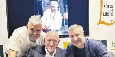  ?? El Periódico ?? Los chefs Nandu Jubany, Carles Gaig y Joan Roca, en la presentaci­ón del libro de recetas de Gaig