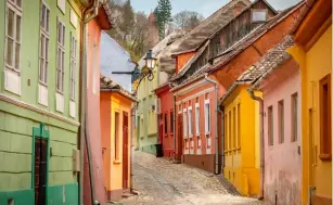  ??  ?? The fortified medieval town of Sighisoara is a UNESCO World Heritage site