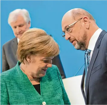  ?? Foto: Klaus Dietmar Gabbert, dpa ?? Es geht voran: CSU Chef Horst Seehofer, Bundeskanz­lerin Angela Merkel und der scheidende SPD Vorsitzend­e Martin Schulz nach der langen Berliner Verhandlun­gsnacht.