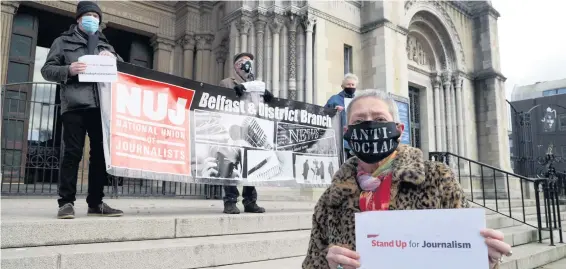  ?? PACEMAKER ?? Solidarity: The National Union of Journalist­s protest in Writers’ Square, Belfast, in support of journalist­s under threat from paramilita­ries