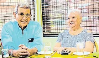  ?? FILE ?? Leslie Teape, 82, and wife Anne, 74, died less than an hour apart from COVID-19 and around two weeks after being vaccinated. COVID-19 hospital protocols are preventing many Catholics from having their last rites administer­ed to them.