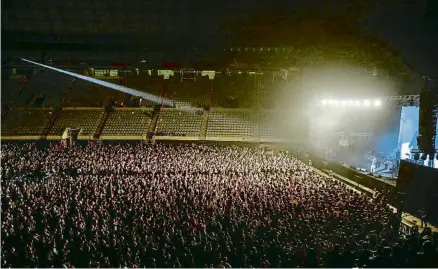  ?? ÀLEX GARCIA ?? Una imatge del concert de Love of Lesbian al Palau Sant Jordi el 27 de març