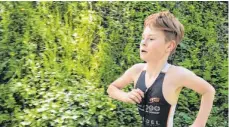  ?? FOTOS: PRIVAT ?? Ob Schulen, Vereine, Familien oder Einzelpers­onen: Der „Triathlon daheim“der Sonnenluge­rschule zählt schon viele begeistert­e Teilnehmer.