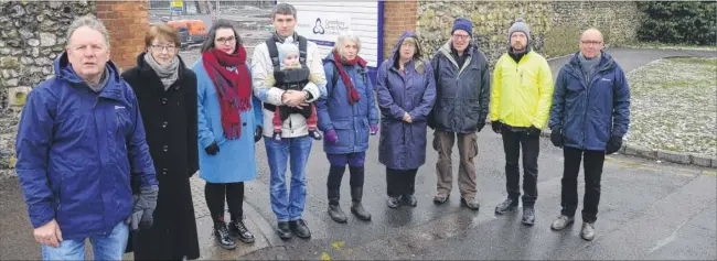  ?? Picture: Chris Davey FM4673180 ?? David Jones, left and fellow residents of Havelock Street who are concerned about the planned arts centre