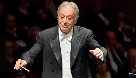  ??  ?? La bacchetta Zubin Mehta è nato a Bombay, il 29 aprile del 1936 Dall’anno scorso è il direttore musicale onorario del San Carlo