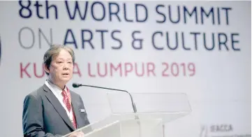  ?? — Bernama photo ?? Mohamaddin delivers his speech at the 8th World Summit on Arts and Culture Kuala Lumpur 2019.
