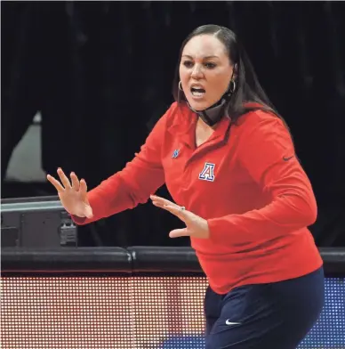  ?? KIRBY LE/USA TODAY SPORTS ?? Arizona coach Adia Barnes reacts during the Wildcats’ upset of UConn in the Final Four. TV cameras captured Barnes’ postgame speech to her team in a huddle that included a middle finger and an expletive.