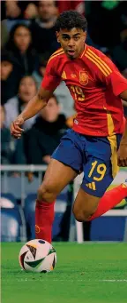 ?? ?? A segno al debutto
Lamine Yamal, 16 anni, del Barcellona. Con la Spagna 6 presenze e già 2 gol, il primo al debutto l’8-92023, più giovane deb a rete EPA