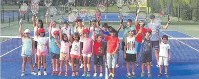  ??  ?? ▶▶ Los deportes de raqueta, como no podría ser de otra manera, estarán muy presentes con Tenis Drive-Academy.