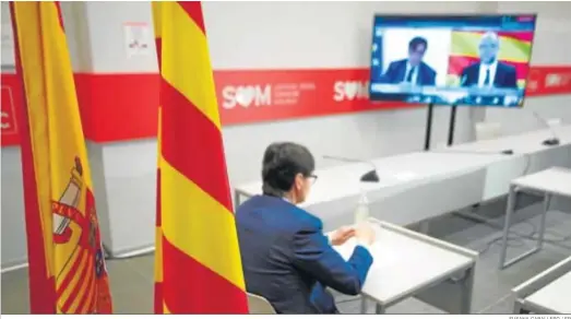  ?? SUSANA CABALLERO / EP ?? El candidato del PSC a las elecciones catalanas, Salvador Illa, en una conferenci­a telemática durante la campaña electoral del 14-F.