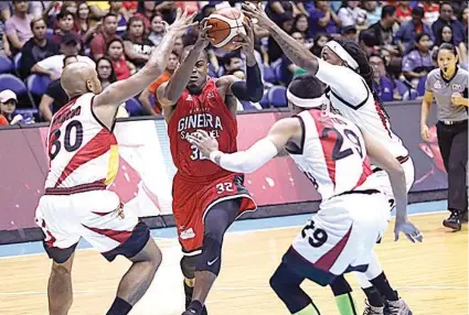  ?? / PBA IMAGE ?? ■ 3-1: Gitabangan og depensa ang import sa Barangay Ginebra nga si Justine Brownlee (32) nila ni Kelly Nabong (80), Arwind Santos (29) ug AZ Reid (wala nga nasalipdan) sa dihang padulong na kining milusot atol sa ilang duwa niadtong Dominggo sa PBA Governor’s Cup sa Araneta Coliseum.